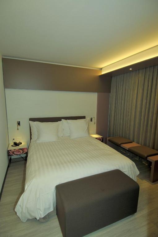 Hotel Forum Martigny Quarto foto
