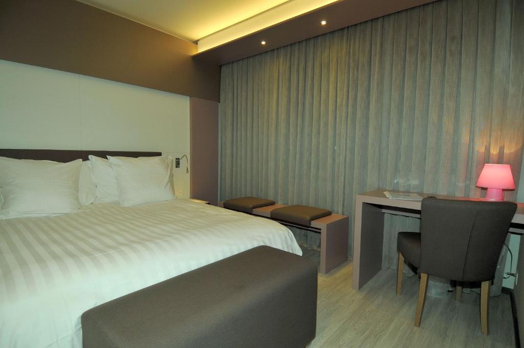 Hotel Forum Martigny Quarto foto