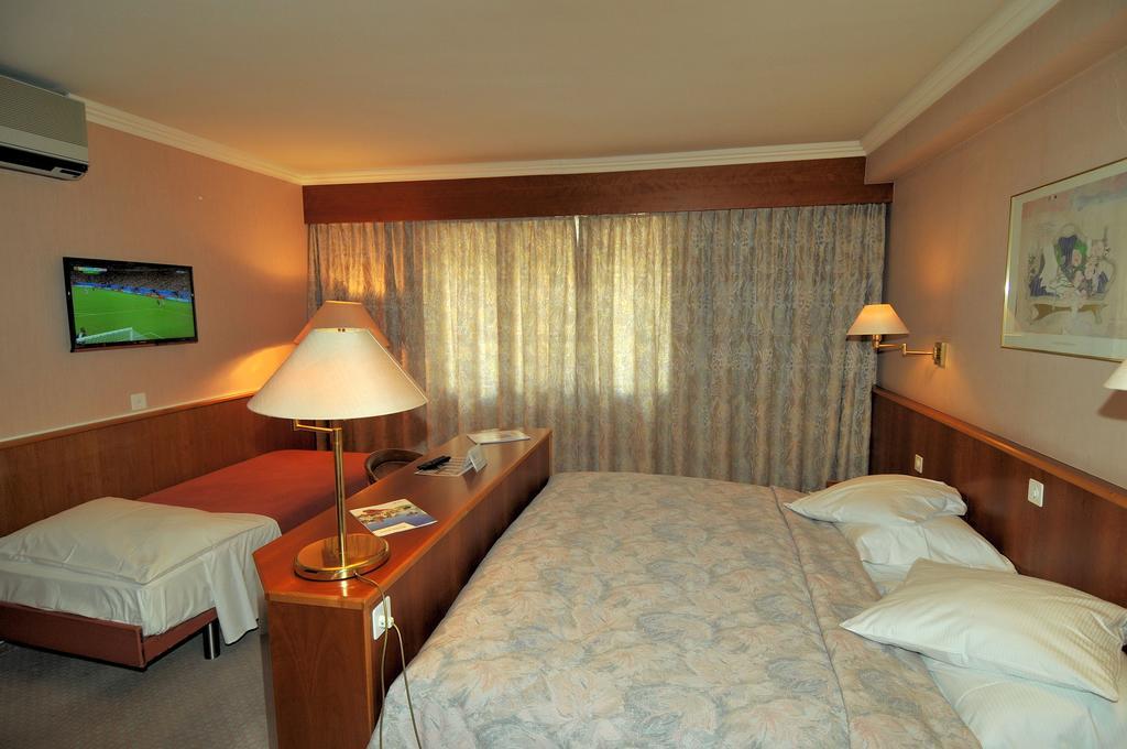 Hotel Forum Martigny Quarto foto